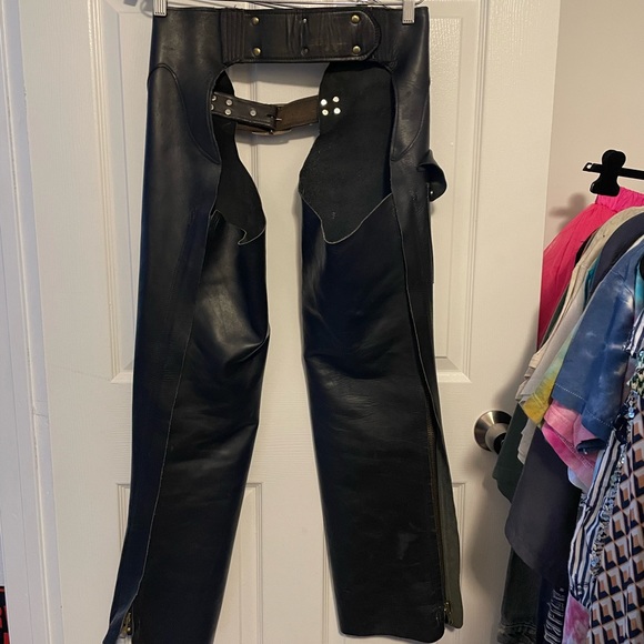 Vintage adjustable black leather chaps - Picture 3 of 4